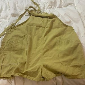 Tie knot maternity short overalls. Size L. Minimally used.